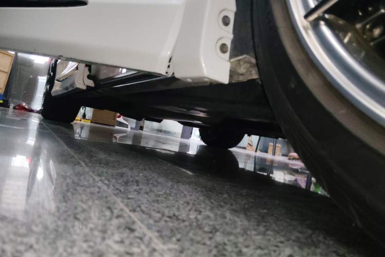 Used Toyota Vellfire 2020 Dual-Engine 2.5L HV Prestige Edition Right Side Sill
