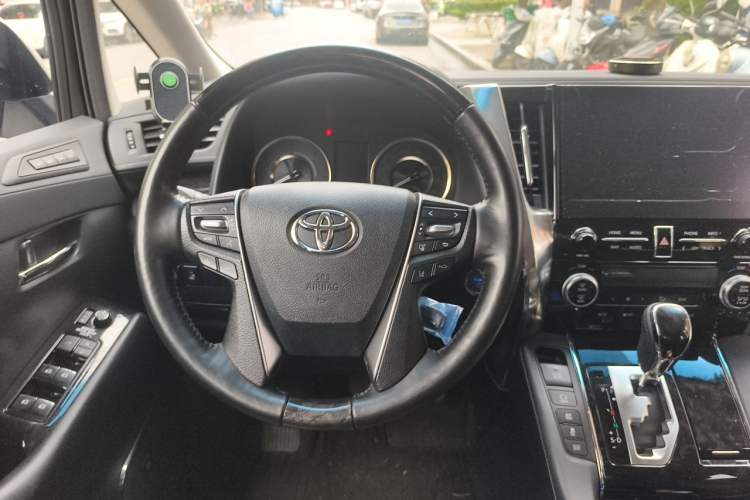 Used Toyota Vellfire 2020 Dual-Engine 2.5L HV Luxury Edition Steering Wheel