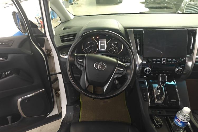 Used Toyota Vellfire 2020 Dual-Engine 2.5L HV Luxury Edition Steering Wheel
