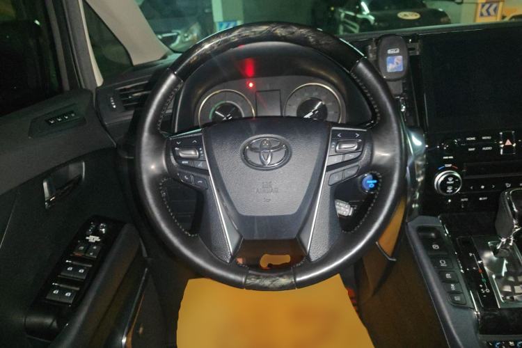 Used Toyota Vellfire 2020 Dual-Engine 2.5L HV Luxury Edition Steering Wheel