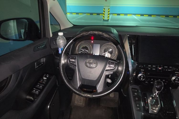 Used Toyota Vellfire 2020 Dual-Engine 2.5L HV Luxury Edition Steering Wheel
