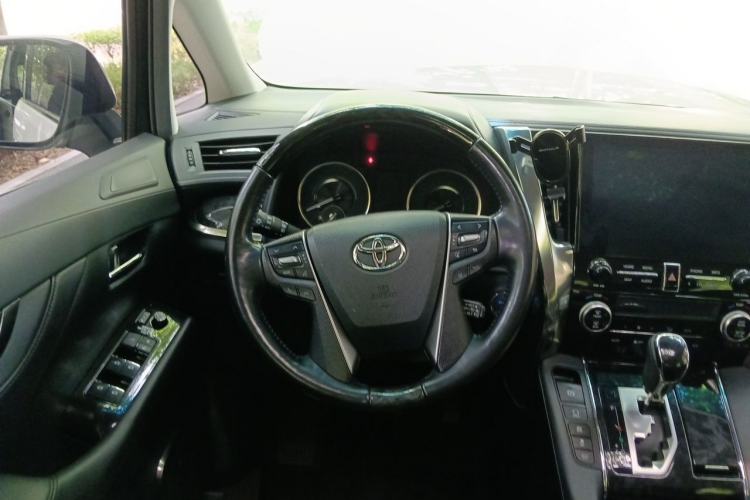 Used Toyota Vellfire 2020 Dual-Engine 2.5L HV Luxury Edition Steering Wheel