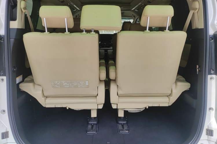 Used Toyota Vellfire 2020 Dual-Engine 2.5L HV Luxury Edition Trunk