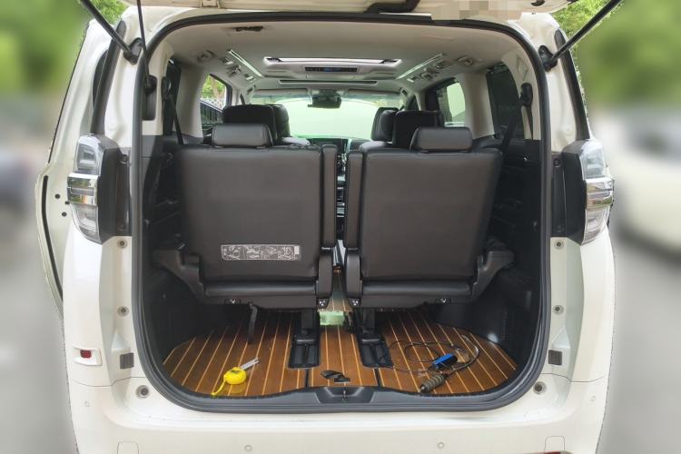 Used Toyota Vellfire 2020 Dual-Engine 2.5L HV Luxury Edition Trunk