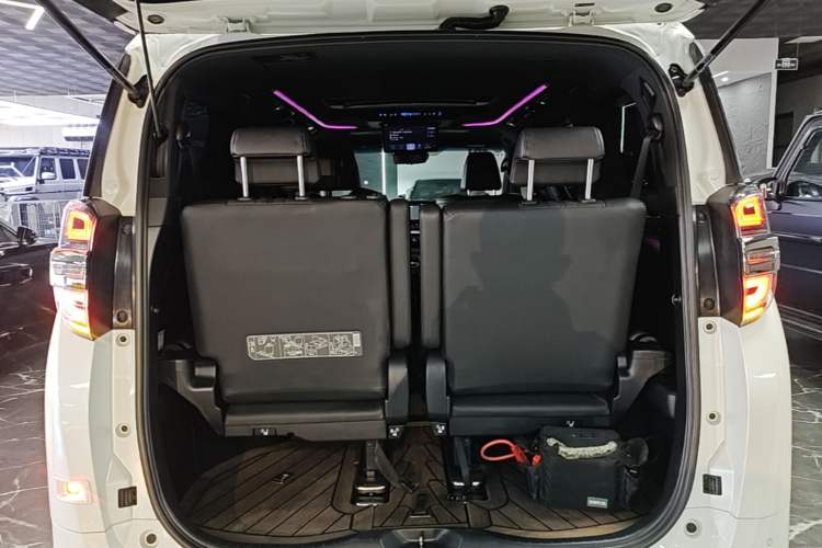 Used Toyota Vellfire 2020 Dual-Engine 2.5L HV Prestige Edition Trunk
