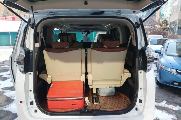 Used Toyota Vellfire 2020 Dual-Engine 2.5L HV Prestige Edition Trunk