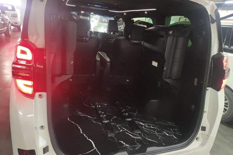 Used Toyota Vellfire 2020 Dual-Engine 2.5L HV Prestige Edition Trunk