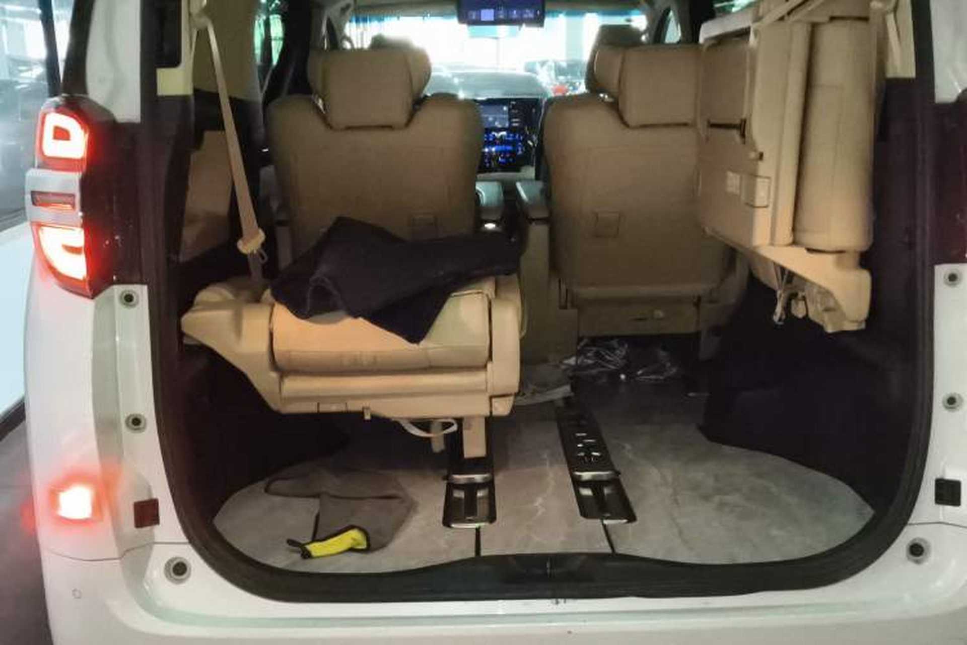 Used Toyota Vellfire 2020 Dual-Engine 2.5L HV Prestige Edition Trunk
