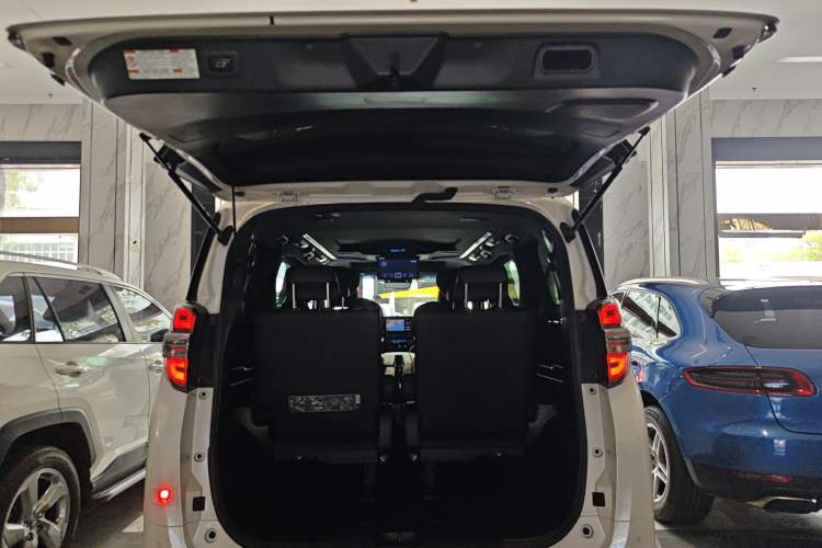 Used Toyota Vellfire 2020 Dual-Engine 2.5L HV Prestige Edition Trunk