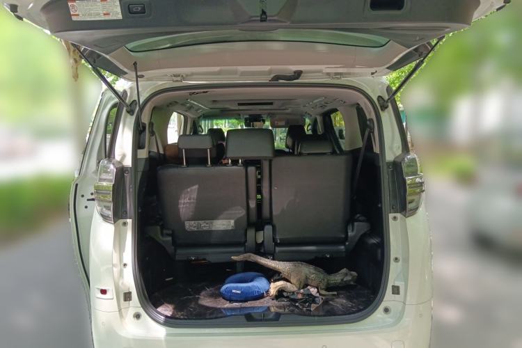Used Toyota Vellfire 2020 Dual-Engine 2.5L HV Luxury Edition Trunk