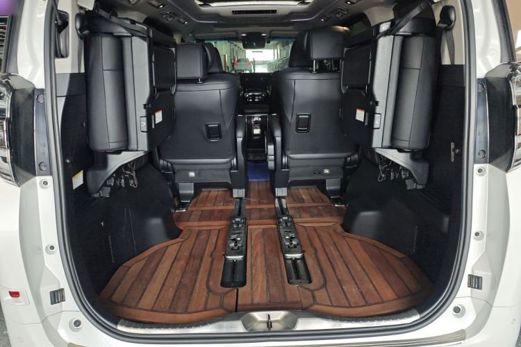 Used Toyota Vellfire 2020 Dual-Engine 2.5L HV Luxury Edition Trunk