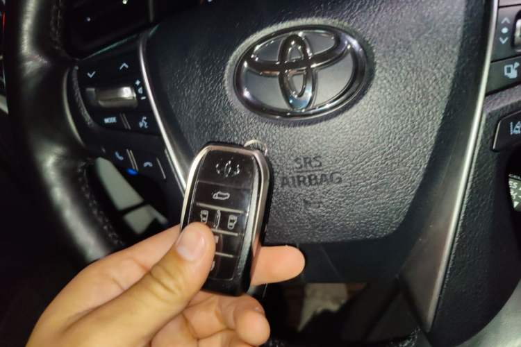 Used Toyota Vellfire 2020 Dual-Engine 2.5L HV Luxury Edition Vehicle Key