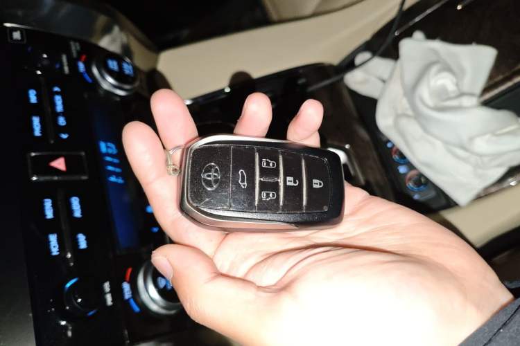 Used Toyota Vellfire 2020 Dual-Engine 2.5L HV Prestige Edition Vehicle Key