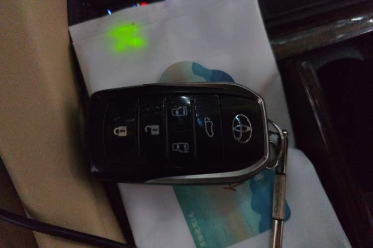 Used Toyota Vellfire 2020 Dual-Engine 2.5L HV Prestige Edition Vehicle Key
