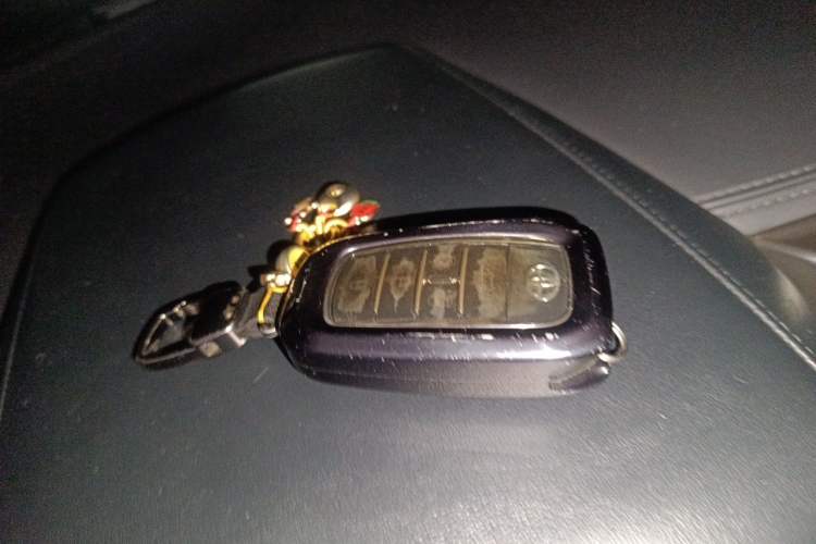 Used Toyota Vellfire 2020 Dual-Engine 2.5L HV Prestige Edition Vehicle Key