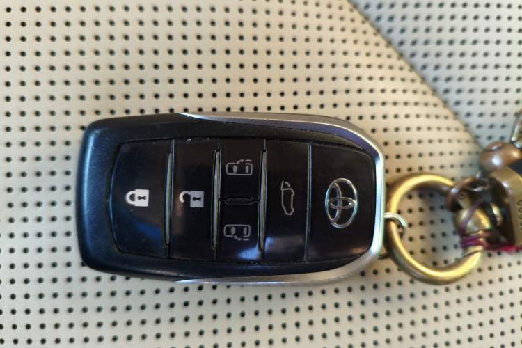 Used Toyota Vellfire 2020 Dual-Engine 2.5L HV Prestige Edition Vehicle Key