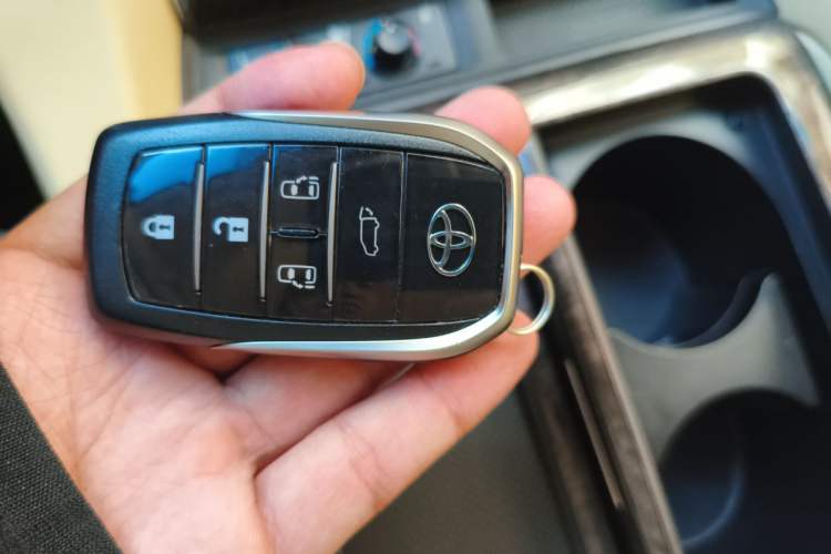Used Toyota Vellfire 2020 Dual-Engine 2.5L HV Prestige Edition Vehicle Key