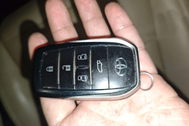 Used Toyota Vellfire 2020 Dual-Engine 2.5L HV Prestige Edition Vehicle Key