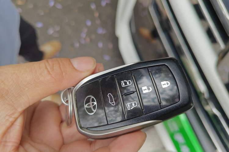 Used Toyota Vellfire 2020 Dual-Engine 2.5L HV Prestige Edition Vehicle Key