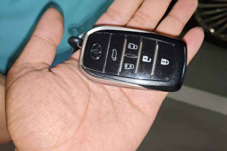 Used Toyota Vellfire 2020 Dual-Engine 2.5L HV Prestige Edition Vehicle Key