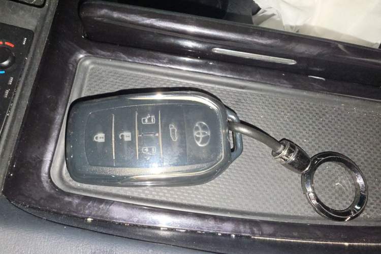 Used Toyota Vellfire 2020 Dual-Engine 2.5L HV Luxury Edition Vehicle Key