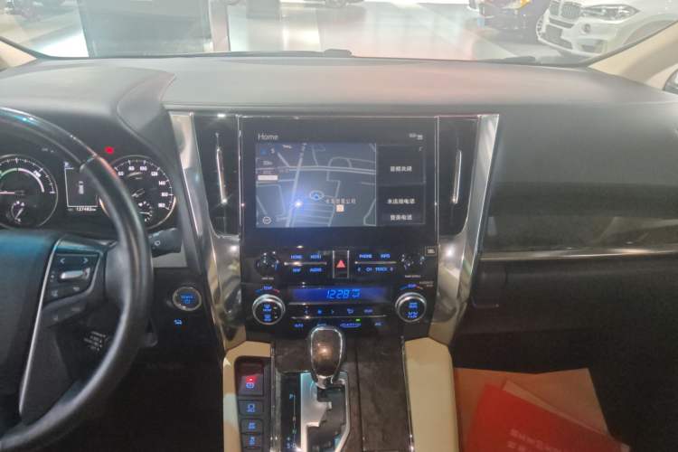 Used Toyota Vellfire 2021 Crown Dual-Engine 2.5L HV Prestige Edition Audio And AC Panel