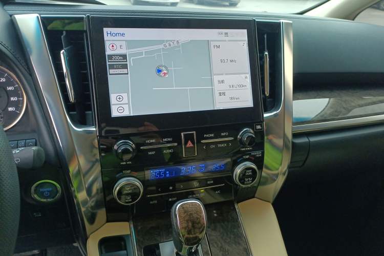 Used Toyota Vellfire 2021 Crown Dual-Engine 2.5L HV Prestige Edition Audio And AC Panel