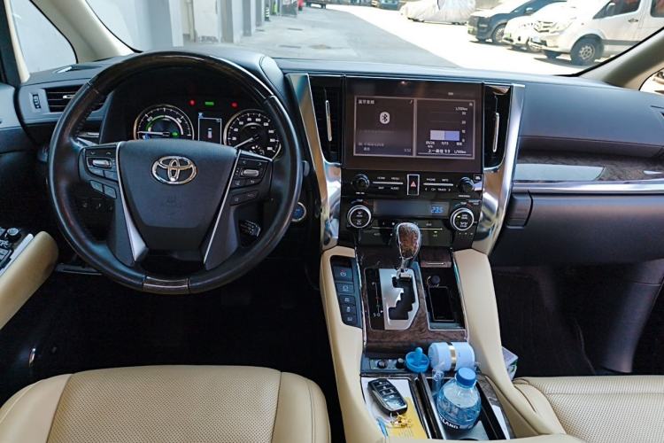 Used Toyota Vellfire 2021 Crown Dual-Engine 2.5L HV Supreme Edition Center Console