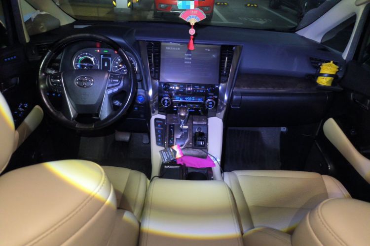 Used Toyota Vellfire 2021 Crown Dual-Engine 2.5L HV Prestige Edition Center Console