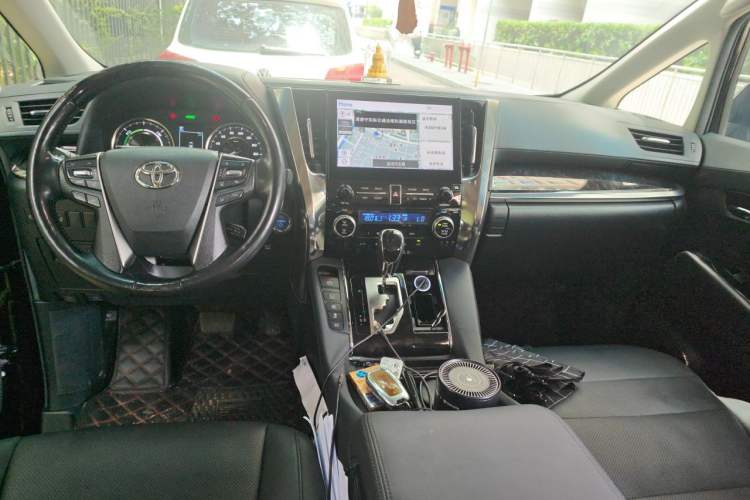 Used Toyota Vellfire 2021 Crown Dual-Engine 2.5L HV Luxury Edition Center Console