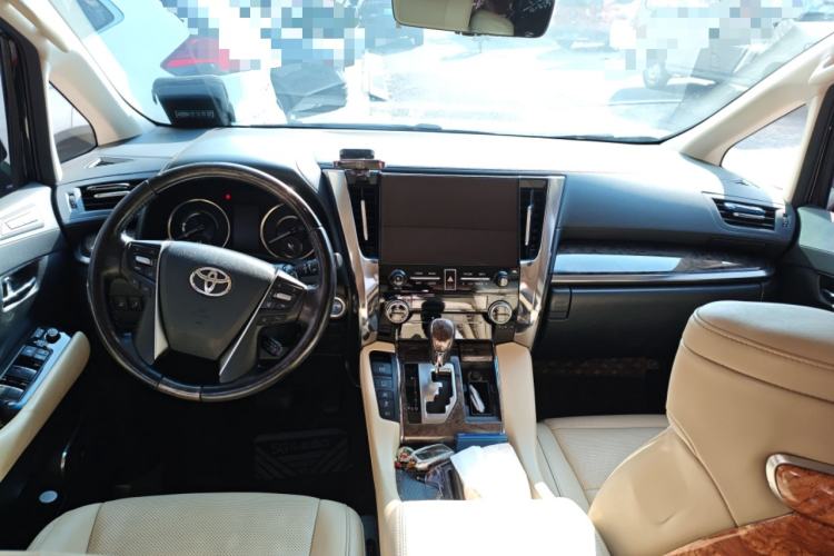 Used Toyota Vellfire 2021 Crown Dual-Engine 2.5L HV Supreme Edition Center Console