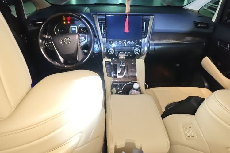 Used Toyota Vellfire 2021 Crown Dual-Engine 2.5L HV Prestige Edition Center Console