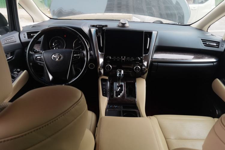 Used Toyota Vellfire 2021 Crown Dual-Engine 2.5L HV Supreme Edition Center Console