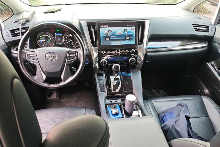 Used Toyota Vellfire 2021 Crown Dual-Engine 2.5L HV Luxury Edition Center Console