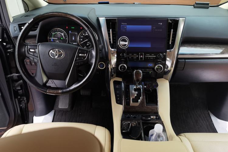 Used Toyota Vellfire 2021 Crown Dual-Engine 2.5L HV Supreme Edition Center Console