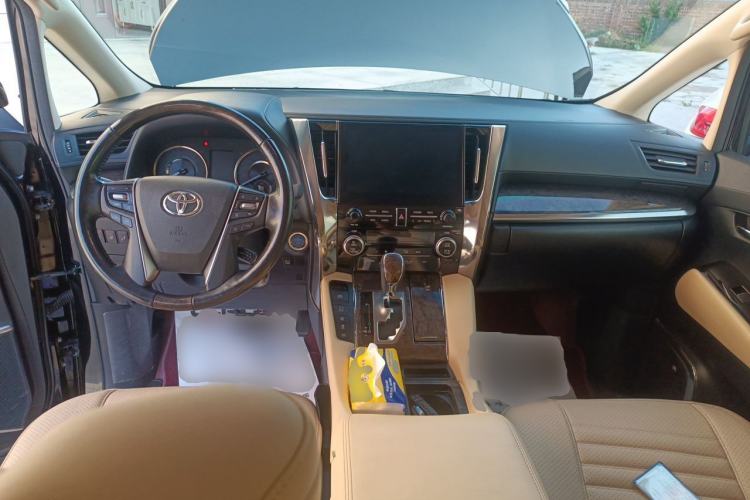 Used Toyota Vellfire 2021 Crown Dual-Engine 2.5L HV Prestige Edition Center Console