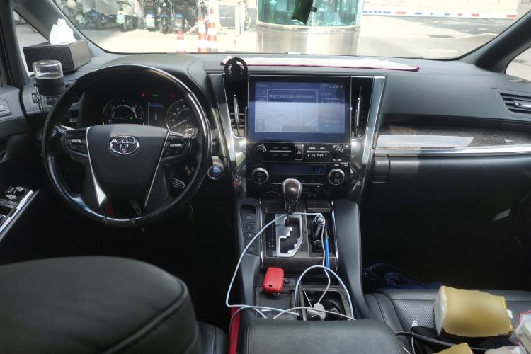 Used Toyota Vellfire 2021 Crown Dual-Engine 2.5L HV Prestige Edition Center Console