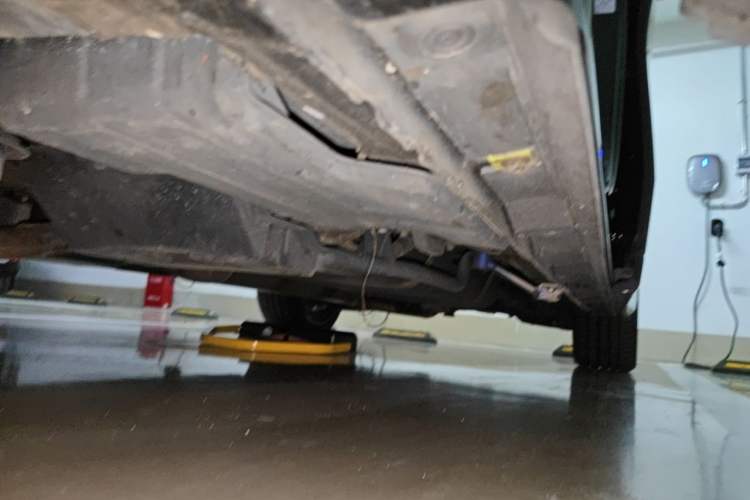 Used Toyota Vellfire 2021 Crown Dual-Engine 2.5L HV Prestige Edition Chassis Front Left