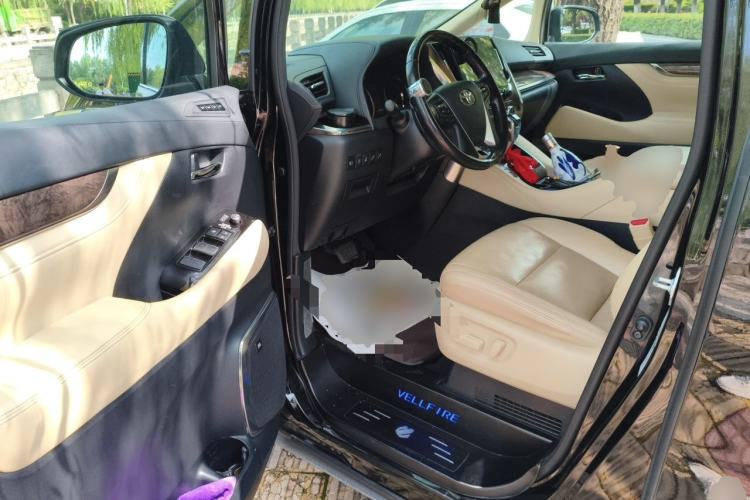Used Toyota Vellfire 2021 Crown Dual-Engine 2.5L HV Supreme Edition Driver Seat