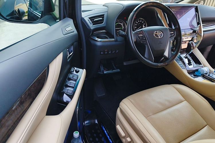 Used Toyota Vellfire 2021 Crown Dual-Engine 2.5L HV Supreme Edition Driver Seat