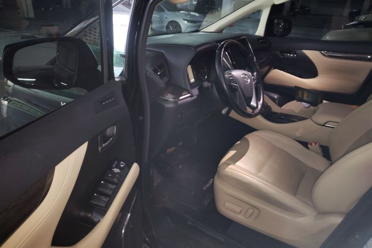 Used Toyota Vellfire 2021 Crown Dual-Engine 2.5L HV Supreme Edition Driver Seat