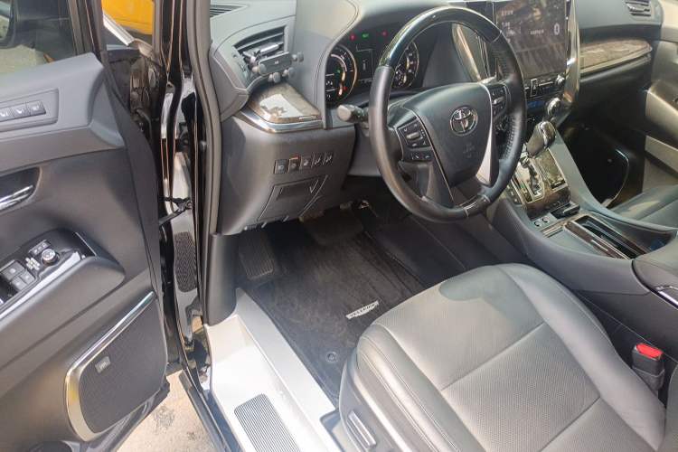 Used Toyota Vellfire 2021 Crown Dual-Engine 2.5L HV Prestige Edition Driver Seat