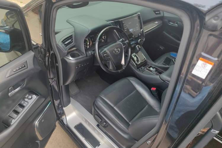 Used Toyota Vellfire 2021 Crown Dual-Engine 2.5L HV Supreme Edition Driver Seat