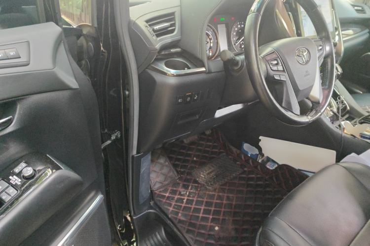 Used Toyota Vellfire 2021 Crown Dual-Engine 2.5L HV Luxury Edition Driver Seat