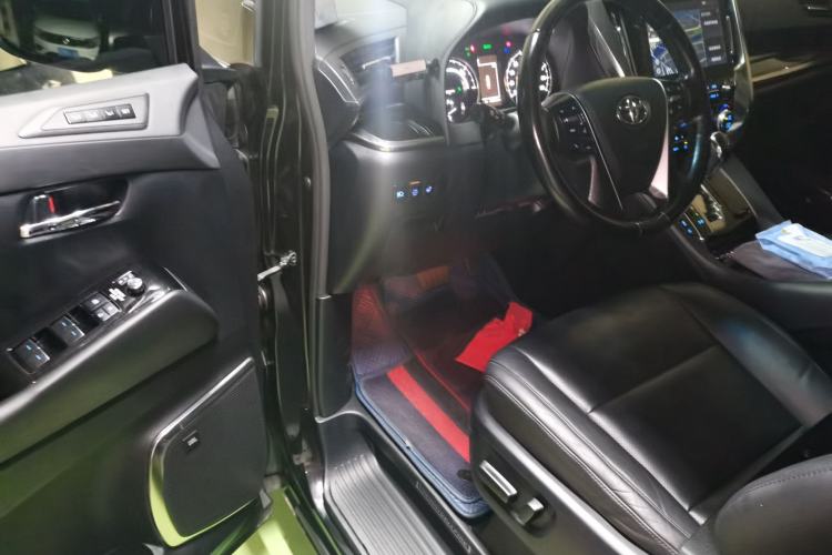 Used Toyota Vellfire 2021 Crown Dual-Engine 2.5L HV Luxury Edition Driver Seat