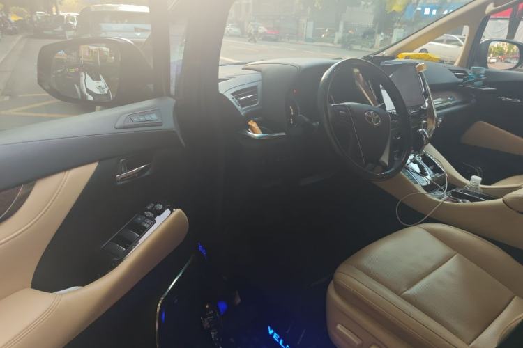 Used Toyota Vellfire 2021 Crown Dual-Engine 2.5L HV Supreme Edition Driver Seat