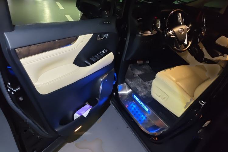 Used Toyota Vellfire 2021 Crown Dual-Engine 2.5L HV Prestige Edition Driver Seat