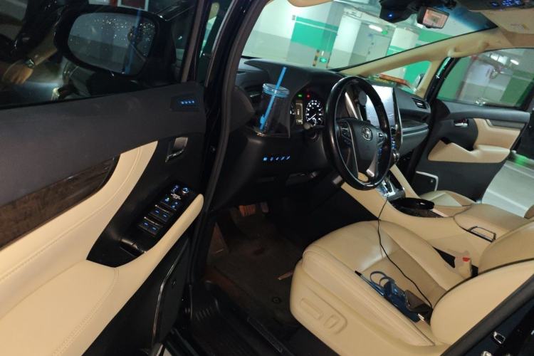 Used Toyota Vellfire 2021 Crown Dual-Engine 2.5L HV Prestige Edition Driver Seat