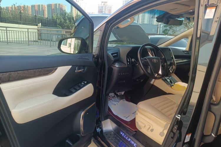 Used Toyota Vellfire 2021 Crown Dual-Engine 2.5L HV Prestige Edition Driver Seat
