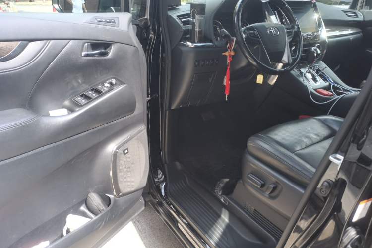 Used Toyota Vellfire 2021 Crown Dual-Engine 2.5L HV Prestige Edition Driver Seat
